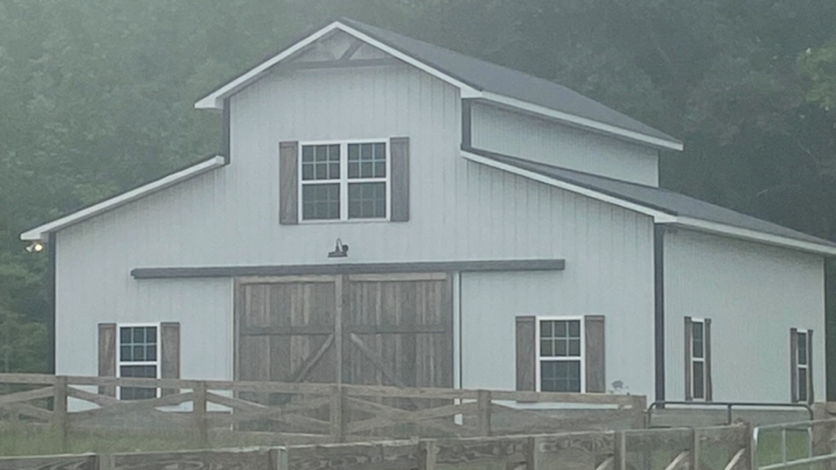 Barn with new septic pump well internet and security