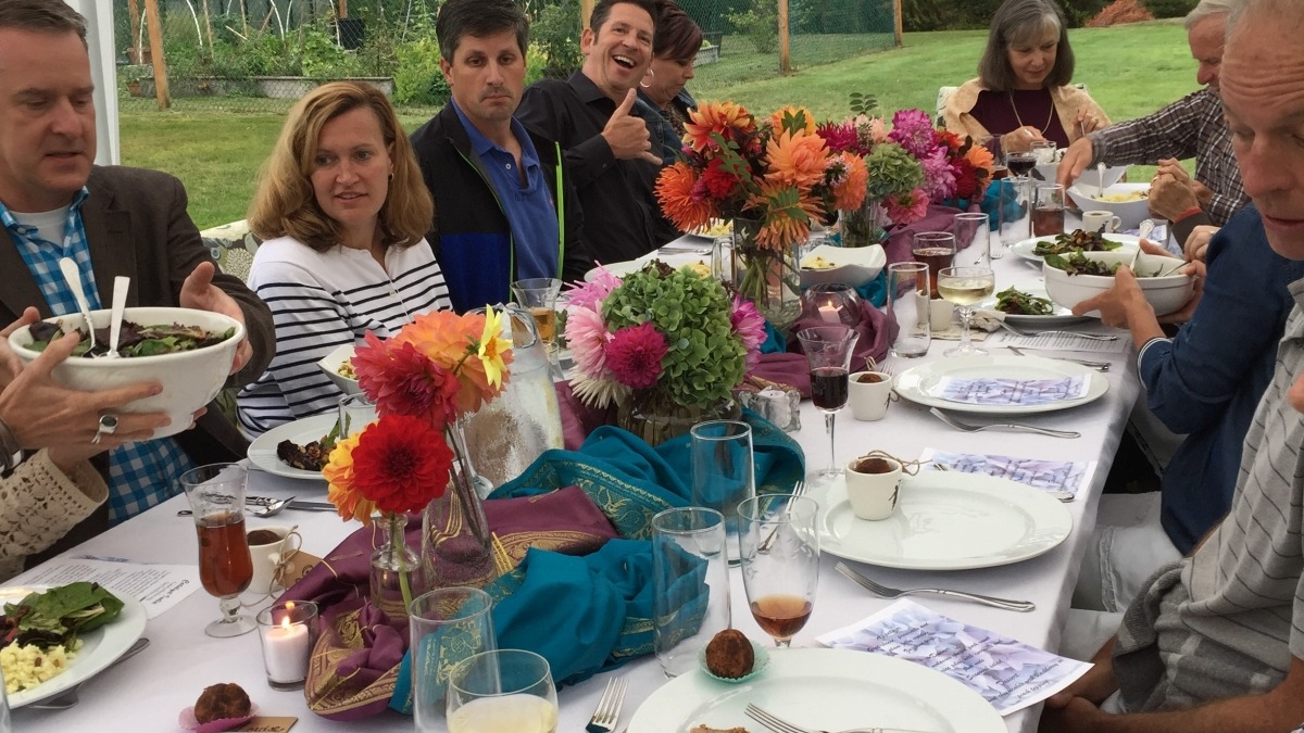 I would like to host community dinners like this.