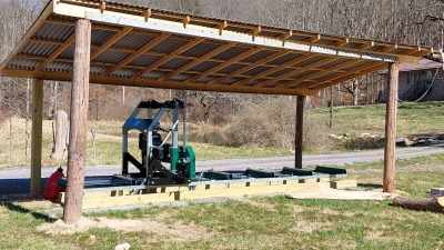sawmill handles logs 30" across and up to 16 1/2 feet long